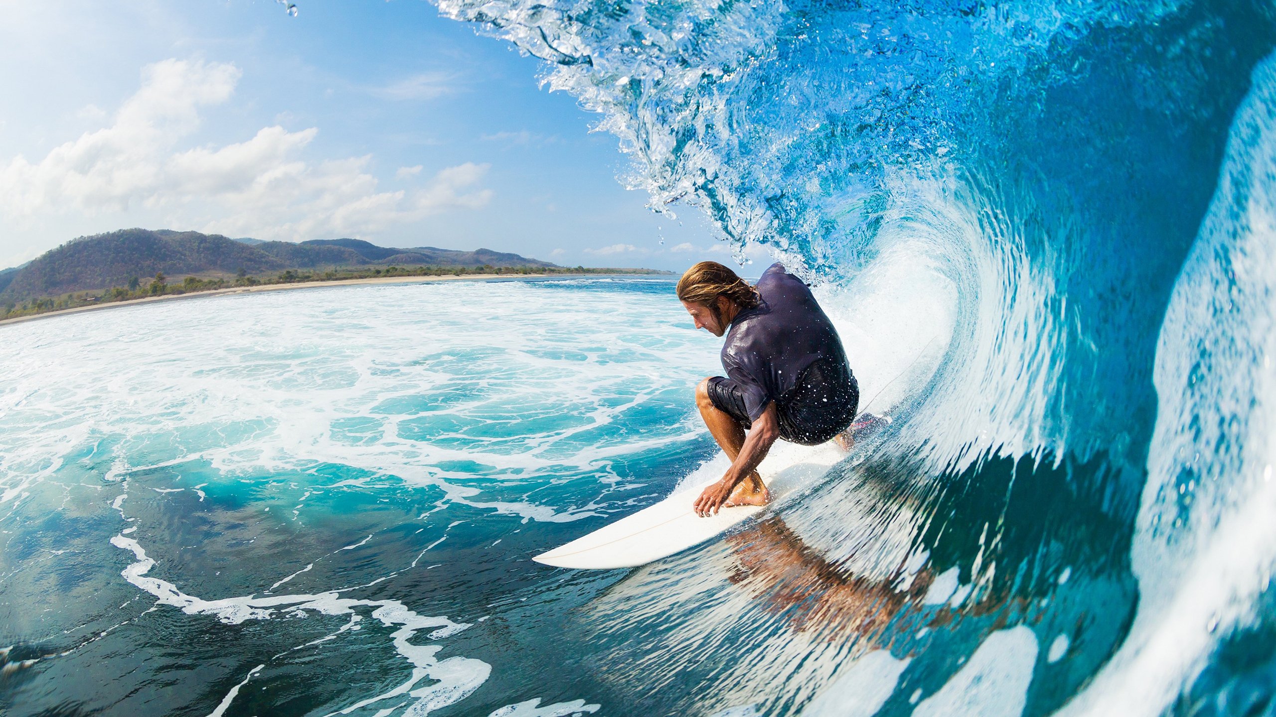 开云官网-_深夜网球秀：光影交错中的精彩对决_，有没有夜光网球